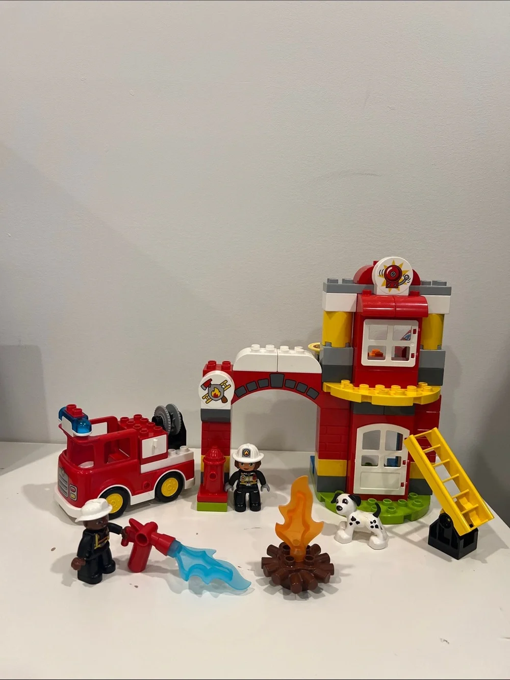LEGO DUPLO Firestation Playset #10903 Firetruck Firemen - Toddler Toy